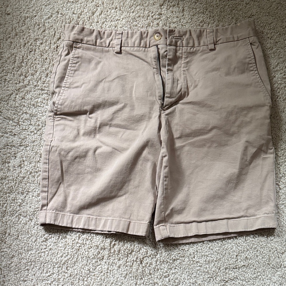 Vineyard Vines Men's Tan Cargo Shorts